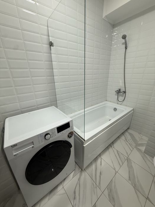 Apartament cu 2 camere decomandat, zona Centrala
