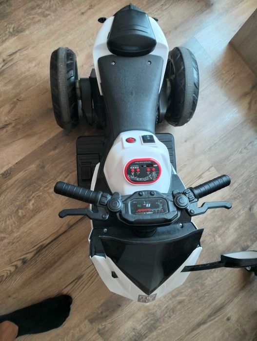 Акумулаторен мотор