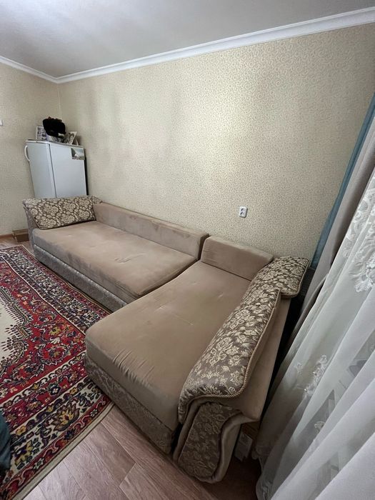 Продаётся угловой диван в отличном состоянии