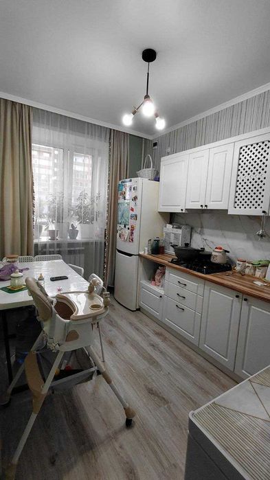 Продам 2 ком кв мкр БЕРЕКЕ
