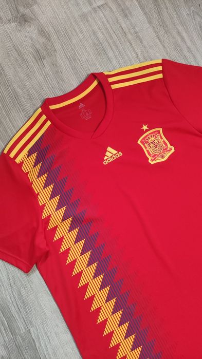 Adidas Spain XL Фланелка на Испания XL в отлично състояние