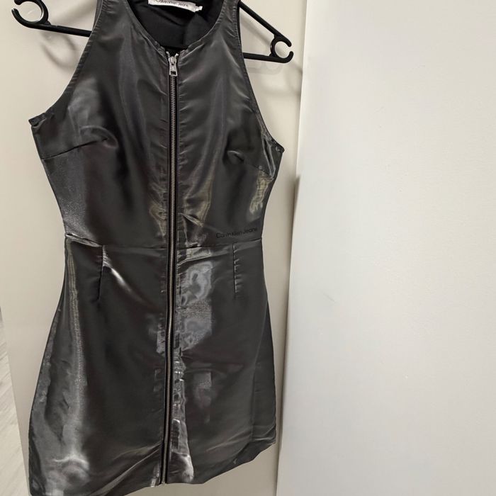 Оригинална рокля Calvin Klein