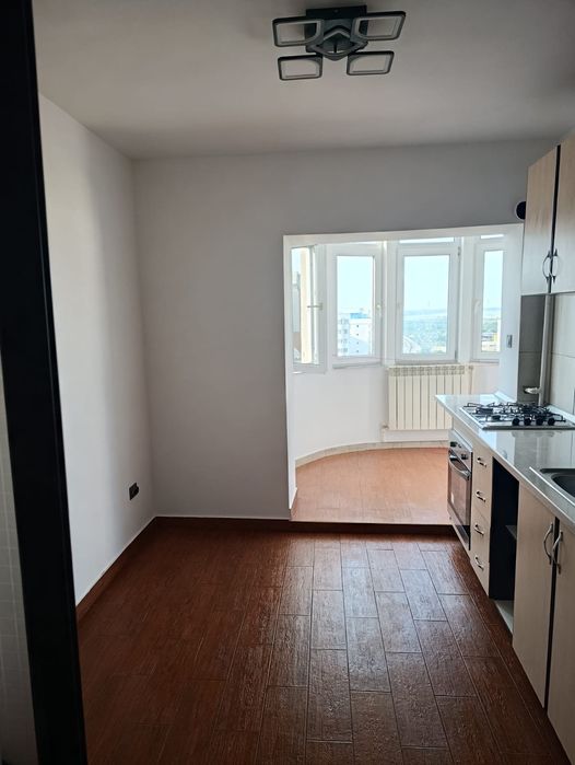 Apartament 3 camere decomandat de vânzare