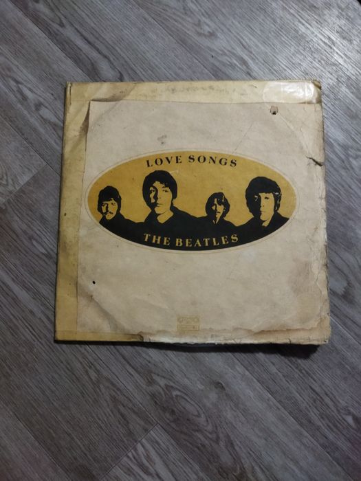 Продам виниловую пластинки " Битлз" 1977 г