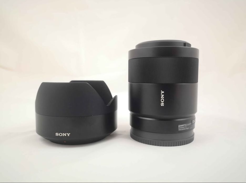 Sonv FE 55mm f/l.8 SonnarT* ZА