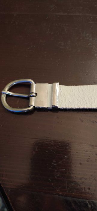 Дамски екцентричен кожен колан.