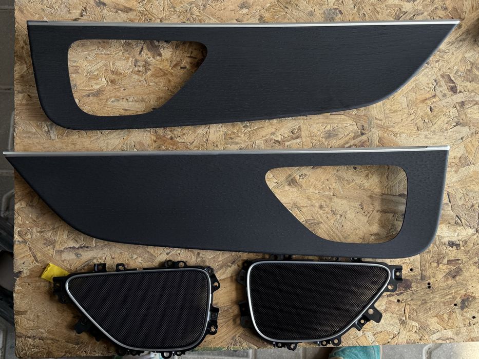 Оригинални лайсни и капачки за врати Mercedes-Benz GLS 2021