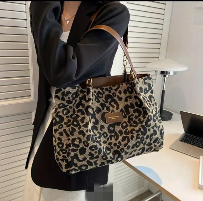 Сумка с принтом леопард.