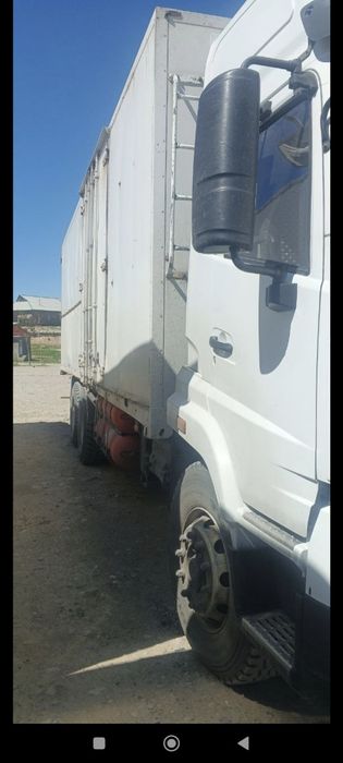 HOWA sinotruk V5 furgon