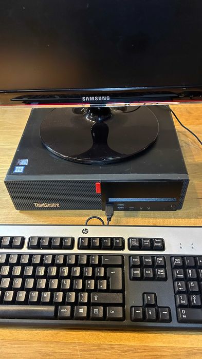 Desktop PC Lenovo ThinkCentre M920s SFF i3-8100