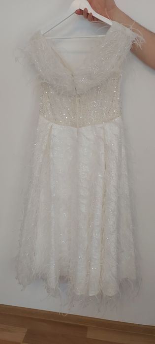 Rochie de mireasă cu pene