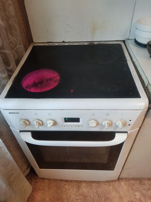 Электроплита ВЕКО, б/у, в отличном состоянии