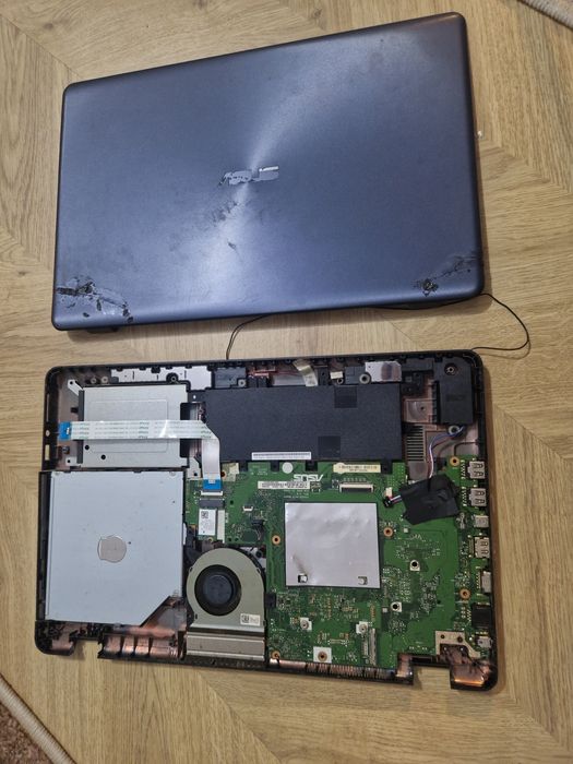 Vand piese laptop Asus vivo book X54UA