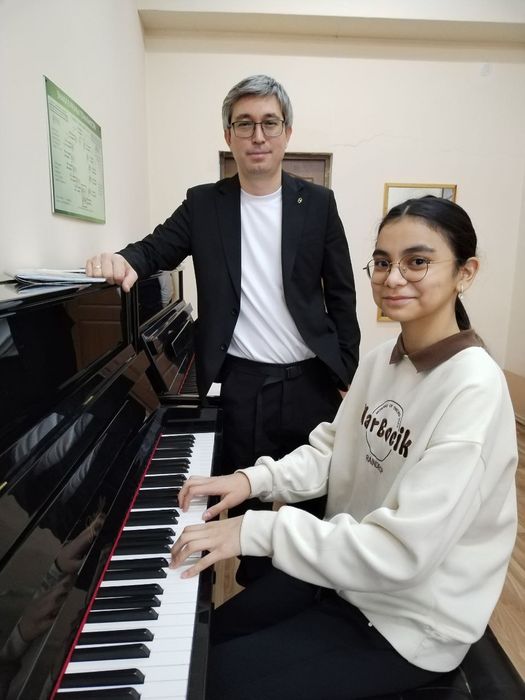 Уроки фортепиано и вокала для детей