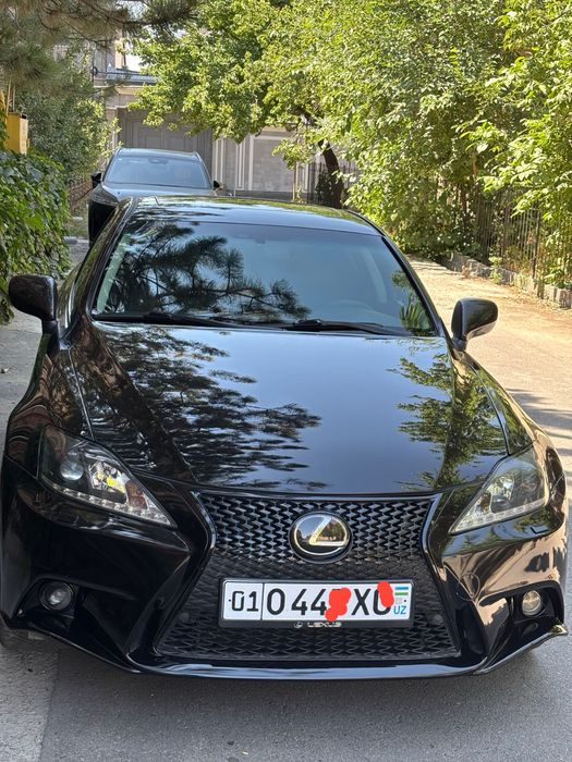polniy privod lexus is 250 sotiladi