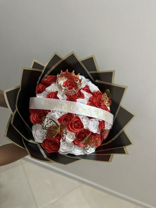 Buchet 51 trandafiri din satin