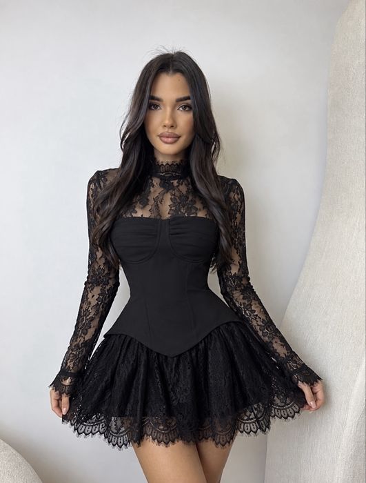 Дантелена корсетна рокля модел Miss Rosier