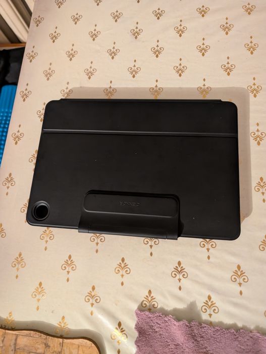 Чехол-клавиатура "Dexnor" новая