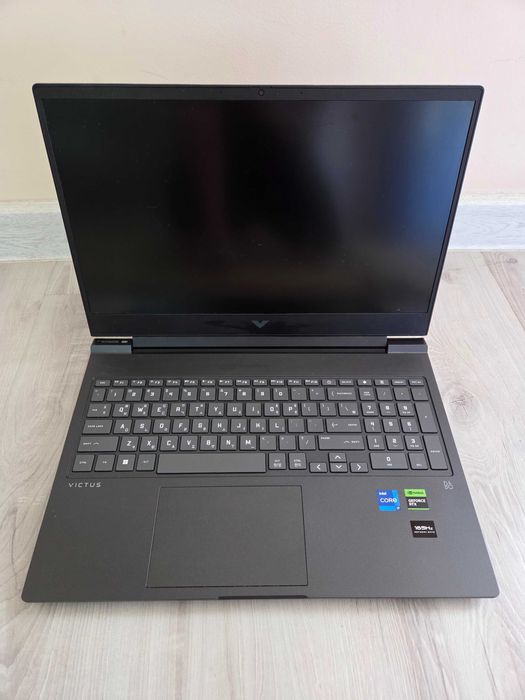 Продам игровой ноутбук HP Victus 16-r0090TX