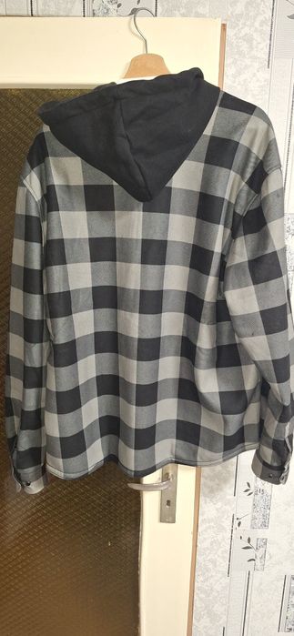 Мъжки шакети зелен и черен с качулка