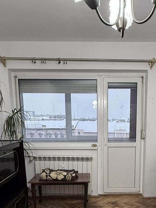 Vând 4 Seturi Termopane Complete (Geamuri, Ușă, Rolete Incluse) – Stare Bună