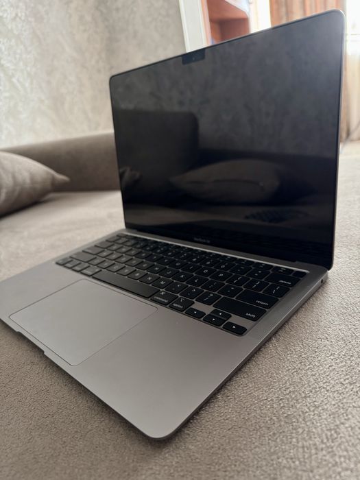 MacBook Air M1 — идеален для работы и учёбы