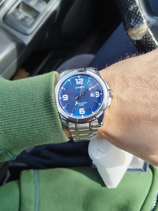 Продам наручные часы