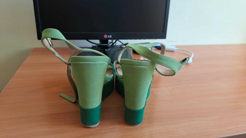 Зелени токчета за cosplay