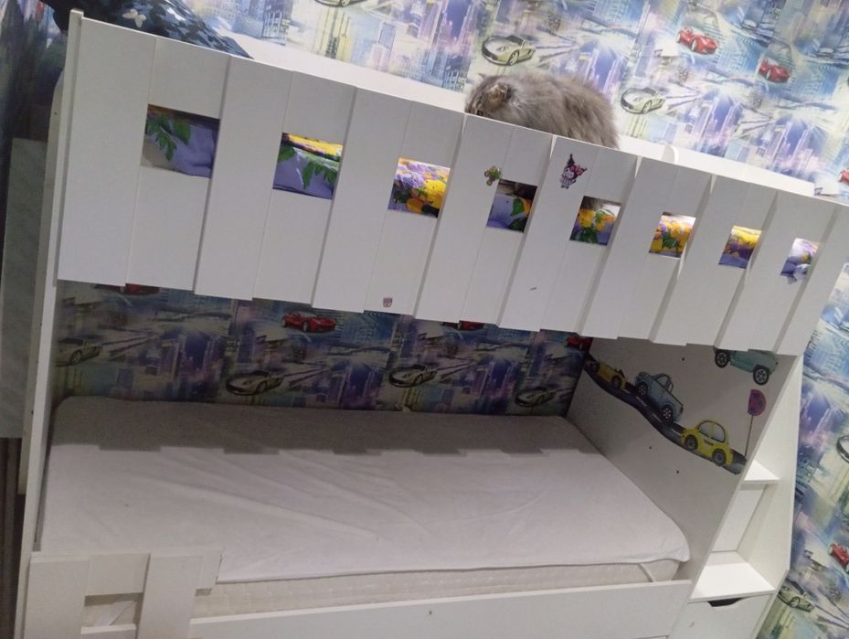 Продам двухъярусную кровать