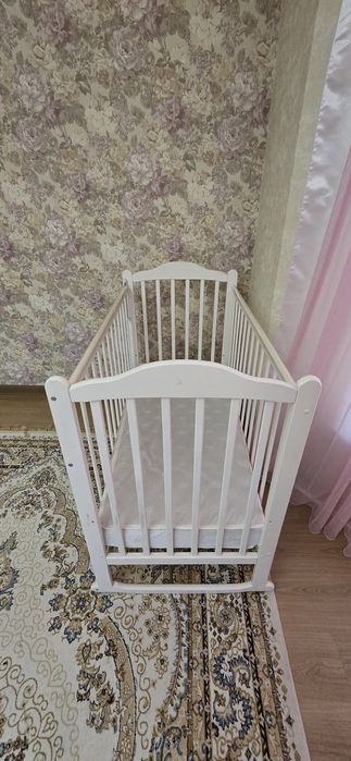 Кроватка длю новорожденных