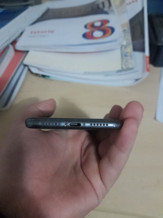 Vand iphone 11 impecabil