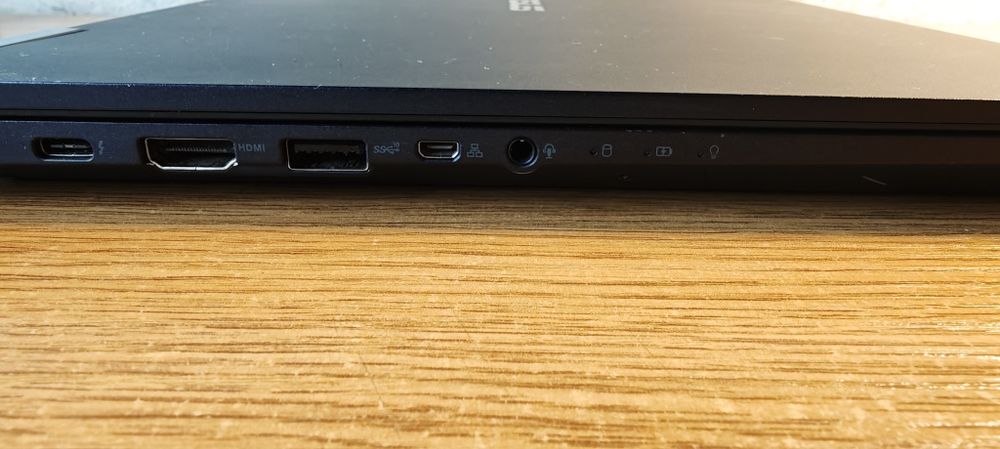 Asus ExpertBook B7 Flip (B7402F) – i7-1195G7 32GB RAM 5G 2-в-1