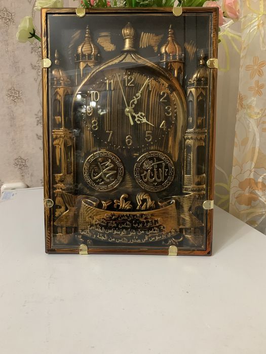 Продаю 2 е часов на батарейках