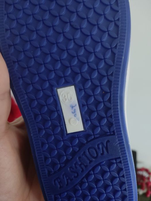 Продам новые джинсовые слипоны