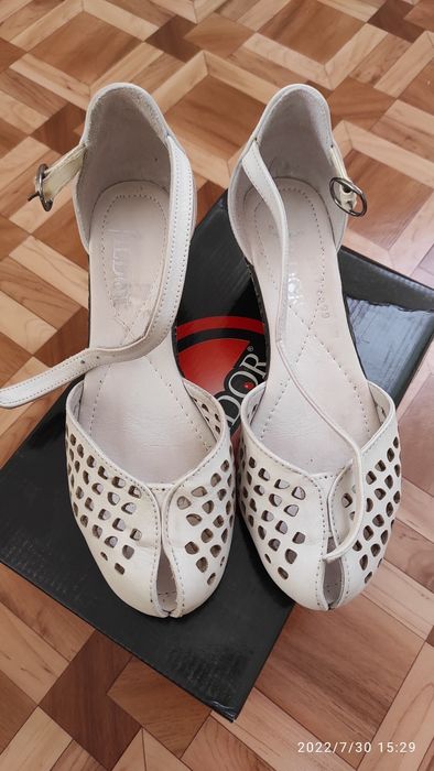 Туфли женские бежевые