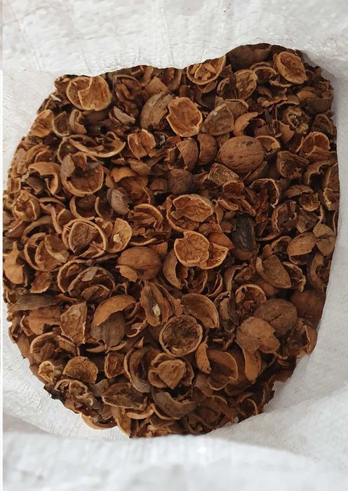 Vând coajă de nucă