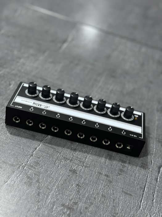 Усилитель для наушников. 8 канальный.