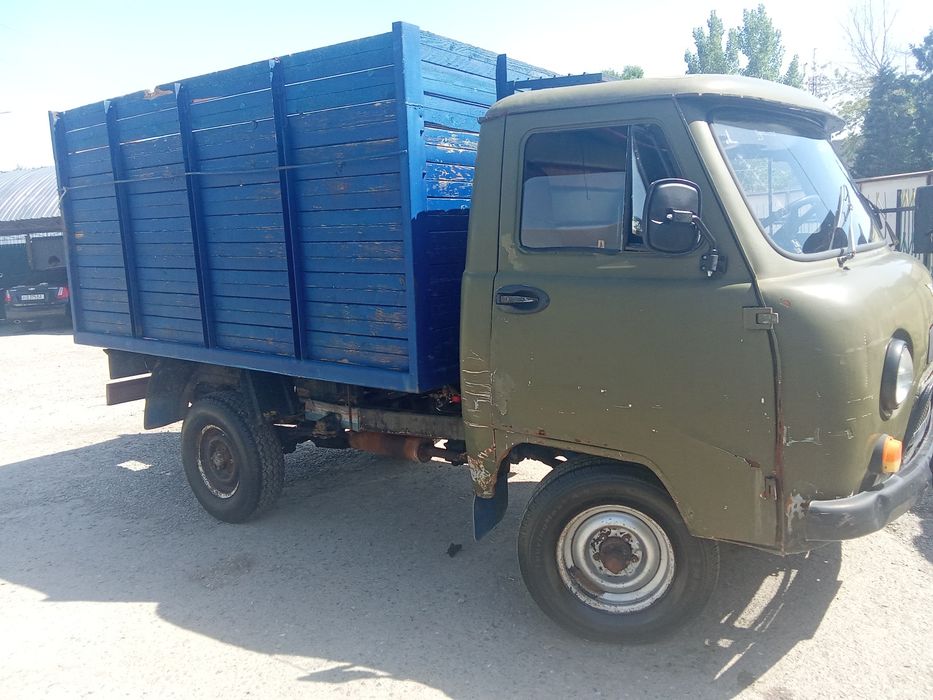 UAZ 33 03  sotiladi