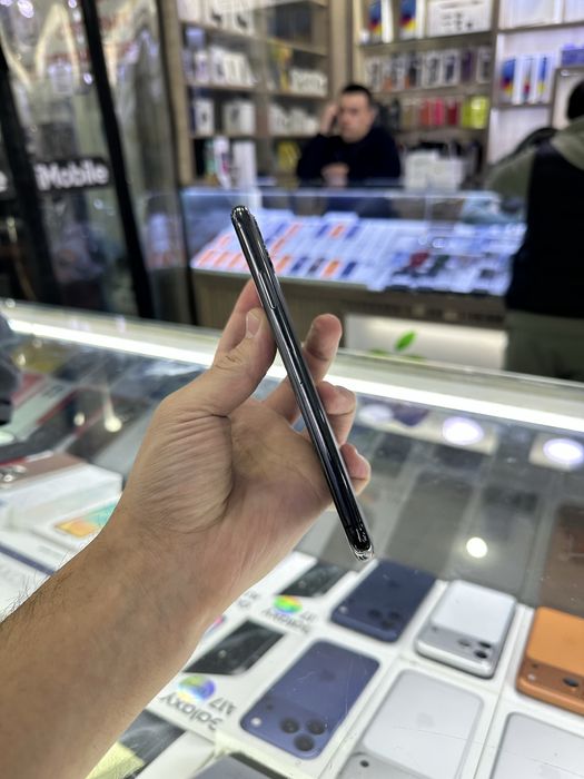 Iphone 11pro Max 256 gb 210$