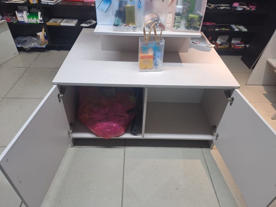 Продается островок  для магазина.