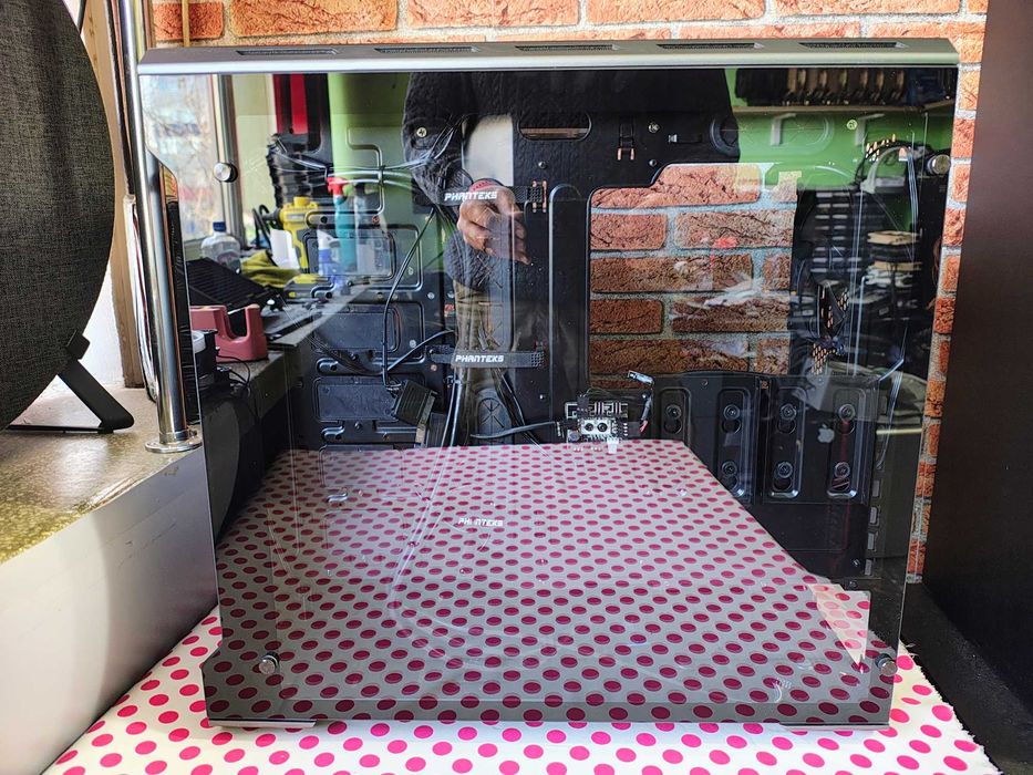 Carcasa Phanteks Enthoo Evolv Glass Satin Black.