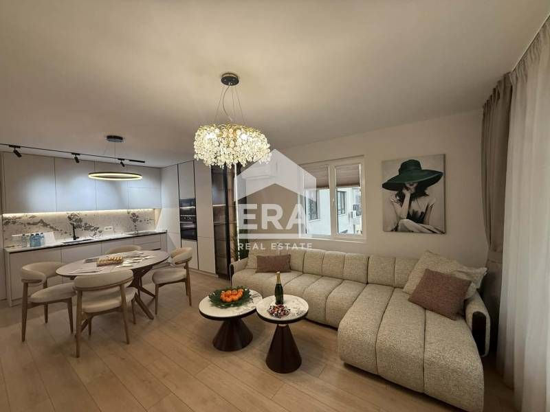 Продава се Тристаен апартамент в Варна, Център - 133 кв.м за 1526 €/кв.м - Снимка #1