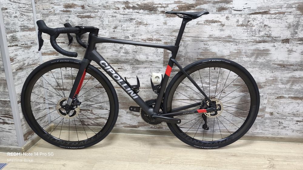 Карбонов шосеен велосипед Cipollini Dolomia Ultegra Di2 Aeolus RSL 37 Carbon | L