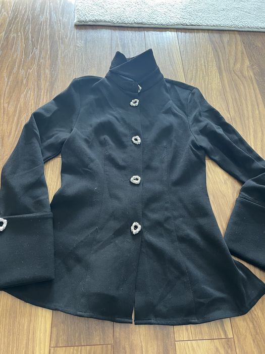 Черна блуза H&M.