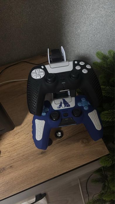 Продам Playstation 5 slim в отличном состоянии