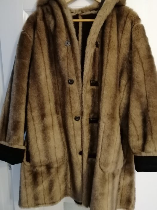 Greacă dama din blana