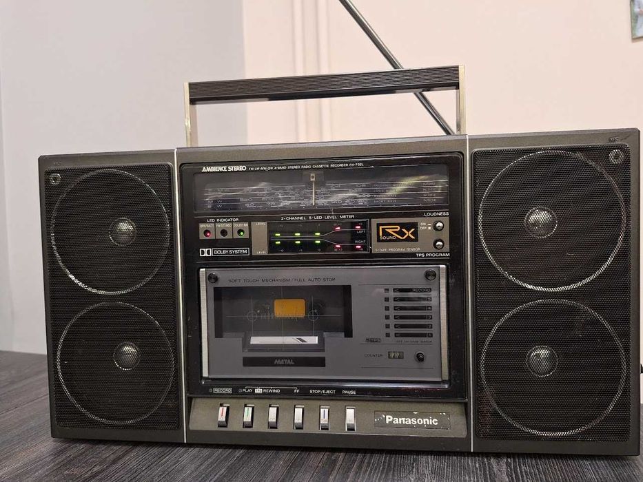 Panasonic RX-F32LE, стерео радиокасетофон - силен и добър звук, 20W, за ремонт.