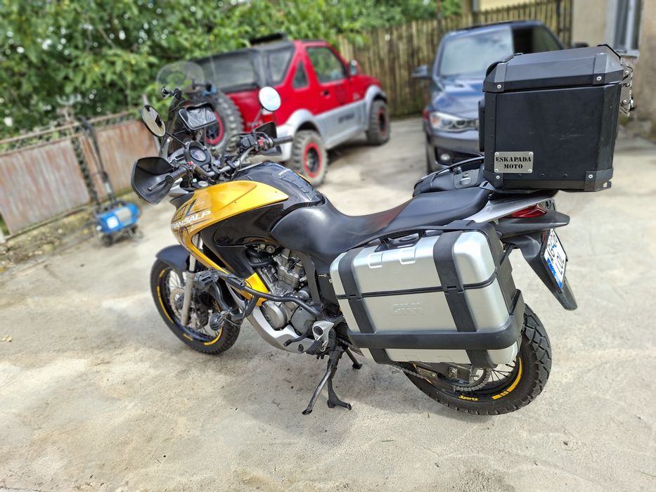 Honda Transalp XL 700 V cu ABS