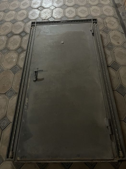 Есік сатылады,продам дверь