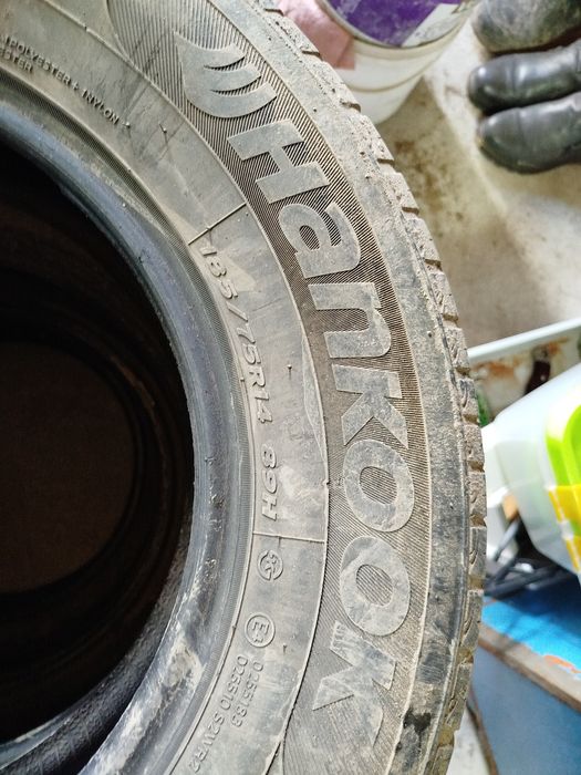 Продам шины в среднем состояний